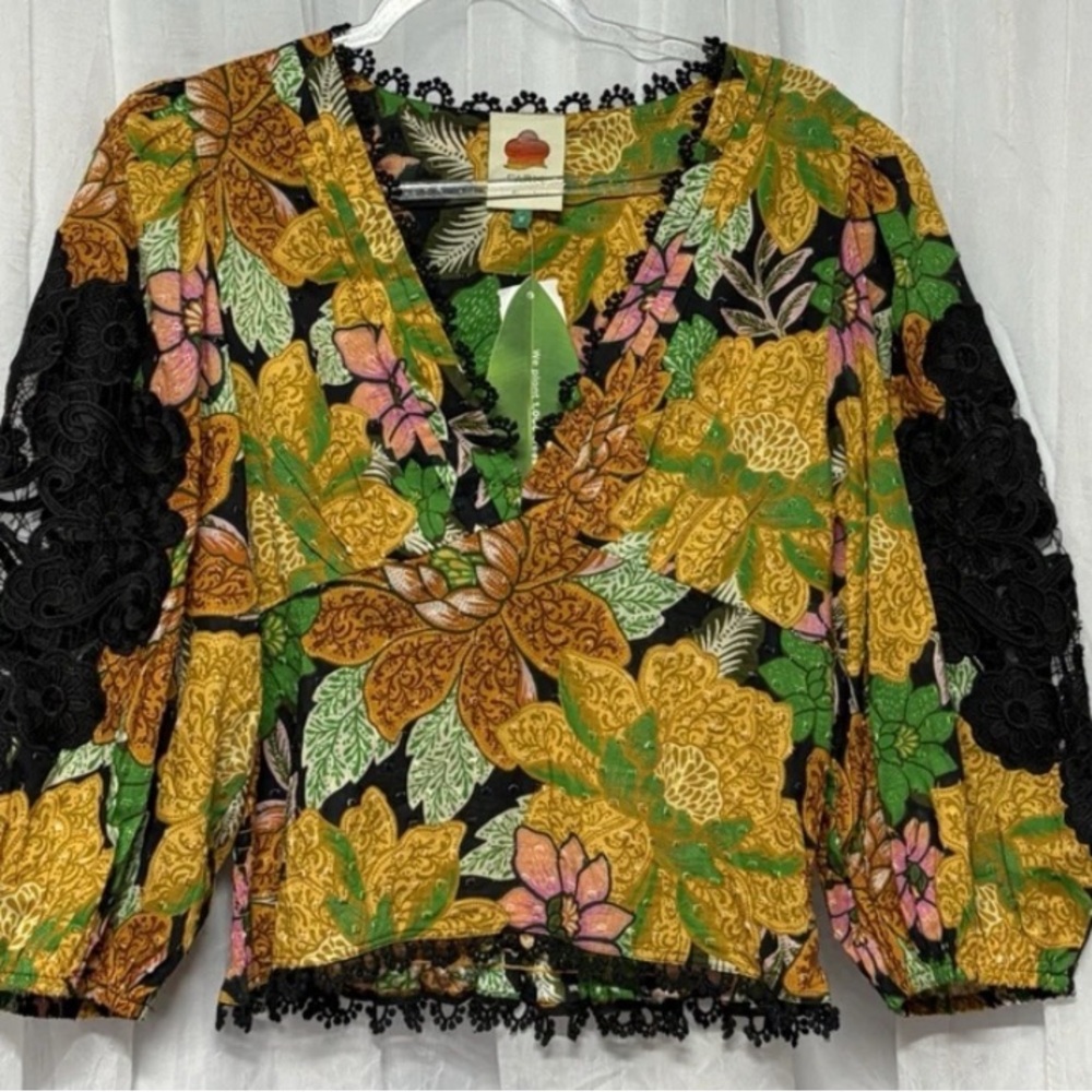 FARM Rio Multicolor Floral Blouse